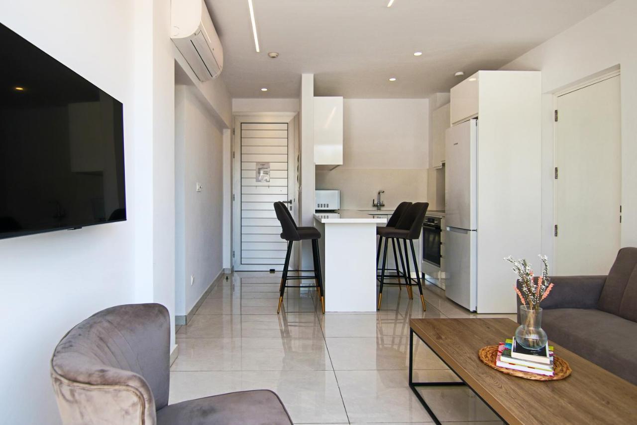Апартаменти Phaedrus Living - Seaside Executive Flat Harbour 207 Пафос Екстер'єр фото